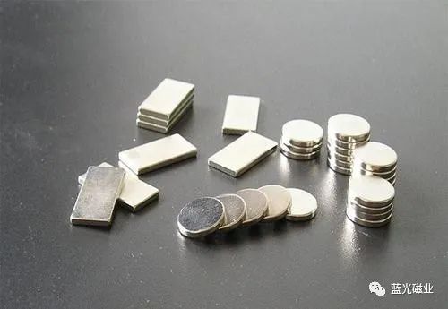 藍光丨釹鐵硼磁鐵可以吸起比自重高600倍的物體嗎？